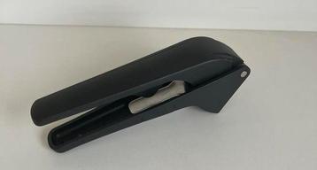 Nieuw! Knoflookpers van Tupperware beschikbaar voor biedingen