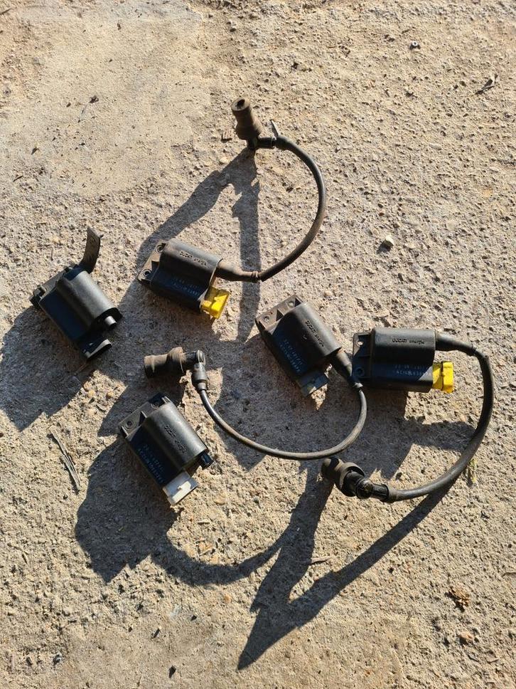 Diverse Piaggio bobijn met cdi origineel van Piaggio top, Fietsen en Brommers, Brommeronderdelen | Algemeen, Ophalen of Verzenden