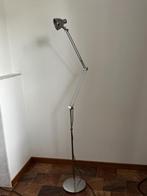 Vloerlamp in industriële stijl – verstelbaar – chroom afwerk, Huis en Inrichting, Lampen | Vloerlampen, Ophalen, Metaal