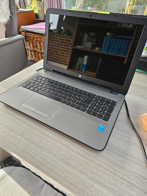 HP laptop grijs 15-ac163nr, Computers en Software, Windows Laptops, Zo goed als nieuw, Ophalen