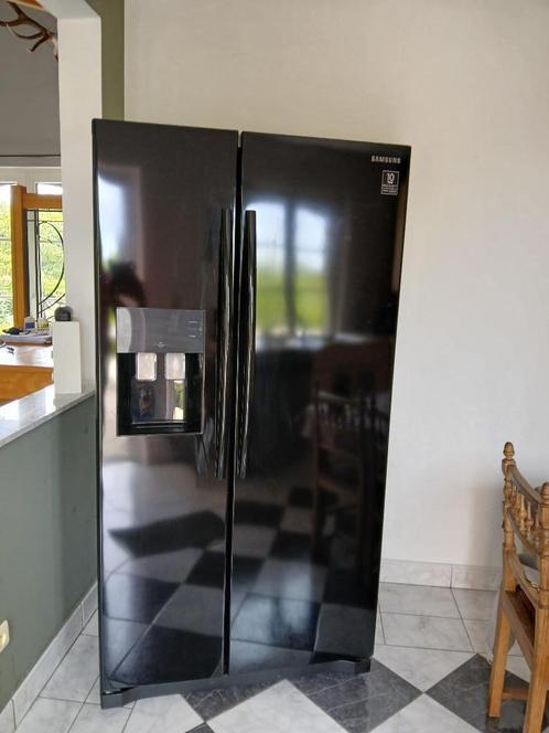 Frigo Américain SAMSUNG -Une partie congélateur et une frigo, Elektronische apparatuur, Koelkasten en IJskasten, Zo goed als nieuw