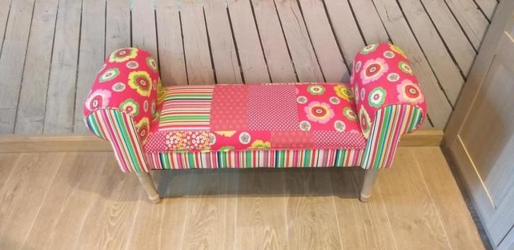 Patchwork bloemen design bankje, Huis en Inrichting, Zetels | Voetbanken en poefs, Gebruikt, Minder dan 50 cm, 100 tot 125 cm