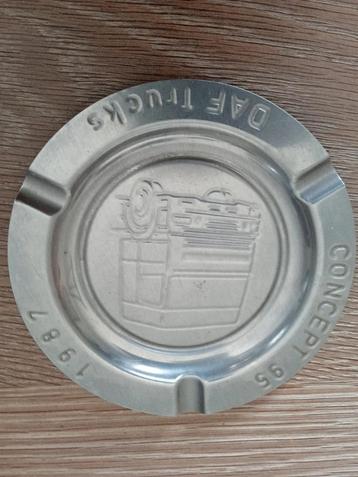 vintage metalen asbak Daf trucks beschikbaar voor biedingen