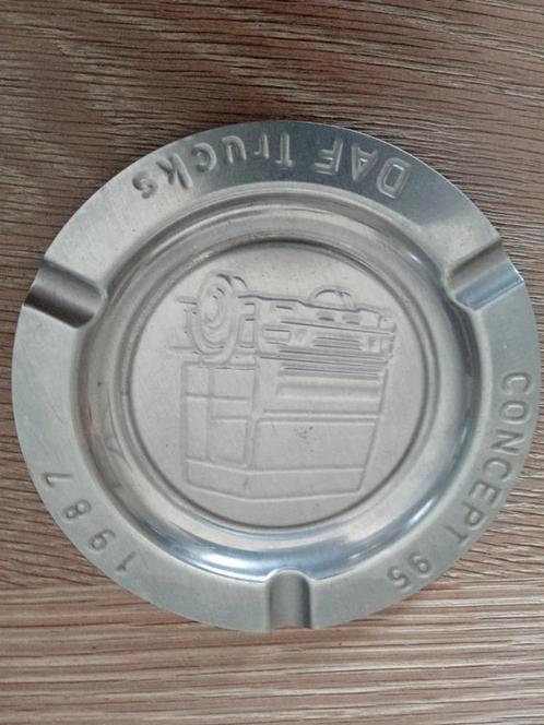 vintage metalen asbak Daf trucks, Verzamelen, Merken en Reclamevoorwerpen, Zo goed als nieuw, Ophalen of Verzenden