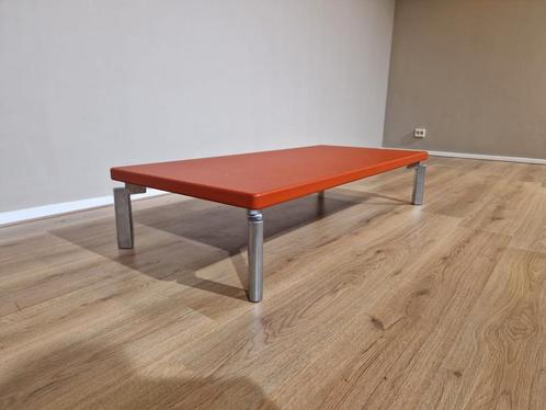 Leolux Faya Lobi - Table basse - Rouge - Plastique - Design, Maison & Meubles, Tables | Tables de salon, Comme neuf, Moins de 50 cm