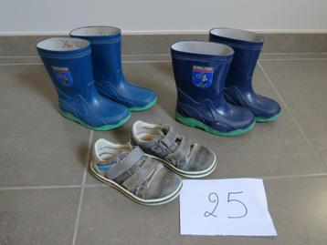 laarzen en sandalen maat 25 aan 2 euro/paar