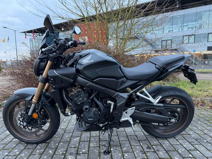 Honda CB650R E-koppeling september 2025, Motoren, Motoren | Honda, Particulier, Handvatverwarming, Ophalen