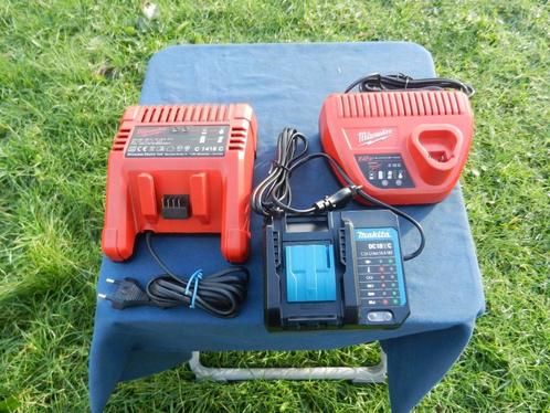 Drie stuks nieuw opladers, Doe-het-zelf en Bouw, Gereedschap | Overige machines, Nieuw, Ophalen