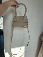 Sac jacquemus, Handtassen en Accessoires, Tassen | Damestassen, Ophalen of Verzenden, Zo goed als nieuw