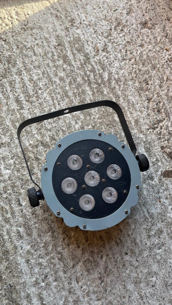 8 x Showtec Compact Par 7 Tri, Musique & Instruments, Lumières & Lasers, Utilisé, Lumières, Commande sonore, Couleur, Effet stroboscopique