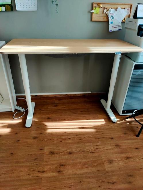 Bekant elektrisch zit-/sta-bureau, Huis en Inrichting, Bureaus, Zo goed als nieuw, Bureau, Elektrisch, Ophalen of Verzenden