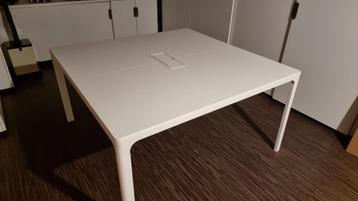 vergadertafel Bekant Wit beschikbaar voor biedingen