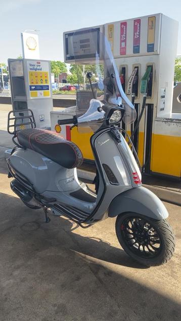 VESPA SPRINT // Nardo Grey, Fietsen en Brommers, Scooters | Vespa, Ophalen