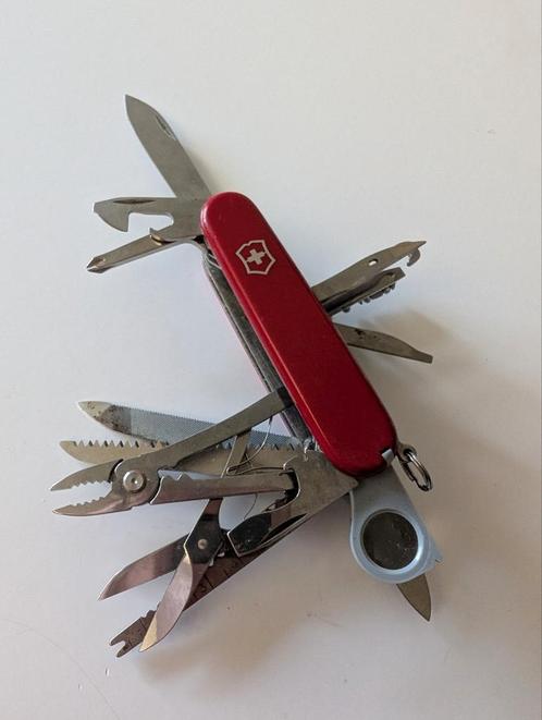 Victorinox Swiss champ, Caravans en Kamperen, Kampeergereedschap, Zo goed als nieuw, Ophalen of Verzenden