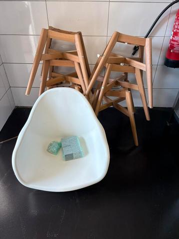 Ikea kuip stoelen beschikbaar voor biedingen