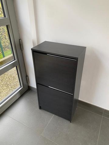 Schoenkast beschikbaar voor biedingen