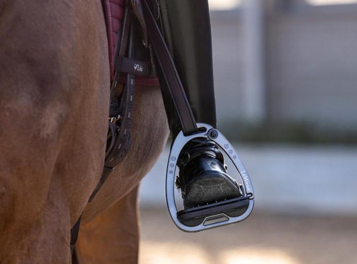 LeMieux Vector Balance Carbon Beugels GRATIS VERZENDING, Dieren en Toebehoren, Paarden en Pony's | Hoofdstellen en Tuigage, Nieuw