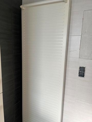 Verticale design radiator beschikbaar voor biedingen