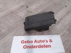 ACCUBAKDEKSEL Volkswagen Golf VI (5K1) (01-2008/11-2013), Auto-onderdelen, Gebruikt, Volkswagen