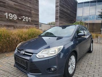 Ford Focus 
Année 2013
1000 essence ️ 
127.000 km
Carnet  beschikbaar voor biedingen