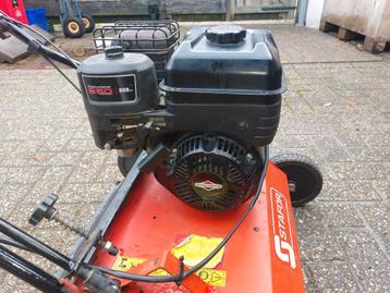 Ontmosser benzine beschikbaar voor biedingen