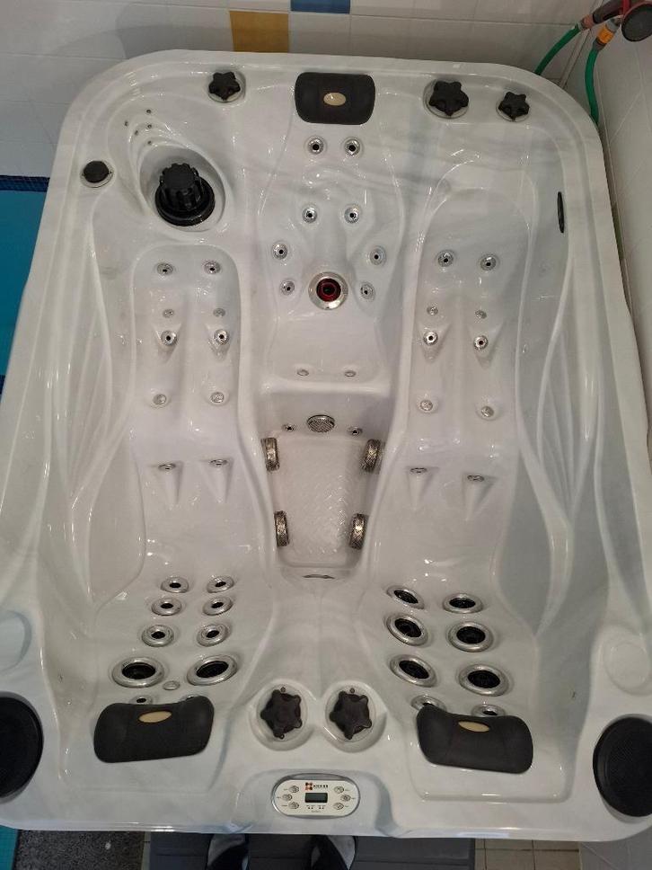 Jaccuzzi Spa Soulmate Passion 3-zits bubbelbad, Sport en Fitness, Gezondheidsproducten en Wellness, Gebruikt, Aroma, Ophalen