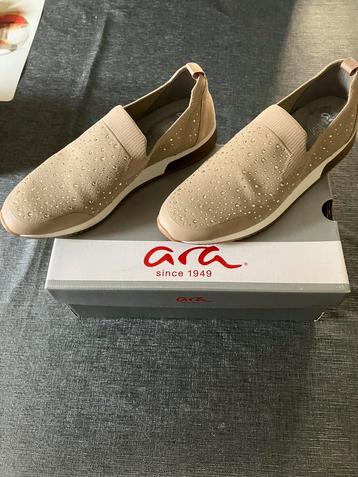 Splinternieuwe schoenen beschikbaar voor biedingen