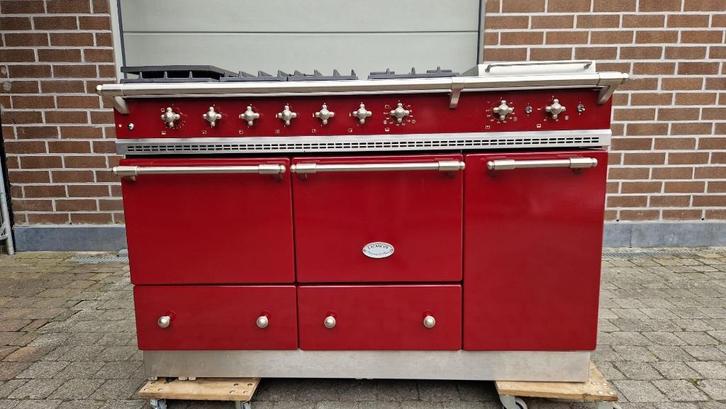 lacanche Gas/elektriche fornuis bordeauxrood, Elektronische apparatuur, Fornuizen, Zo goed als nieuw, Tussenbouw, Gas, 5 kookzones of meer