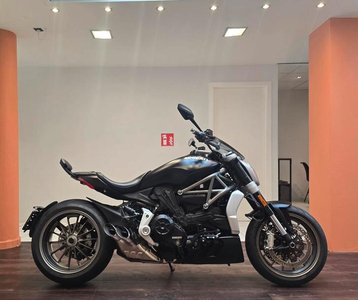 Ducati XDiavel**2016**9.670km**Garantie, Motoren, Motoren | Ducati, Bedrijf, Toermotor, meer dan 35 kW, 2 cilinders, Ophalen