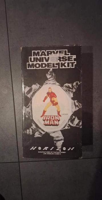 Marvel universe modelkit iron man  beschikbaar voor biedingen
