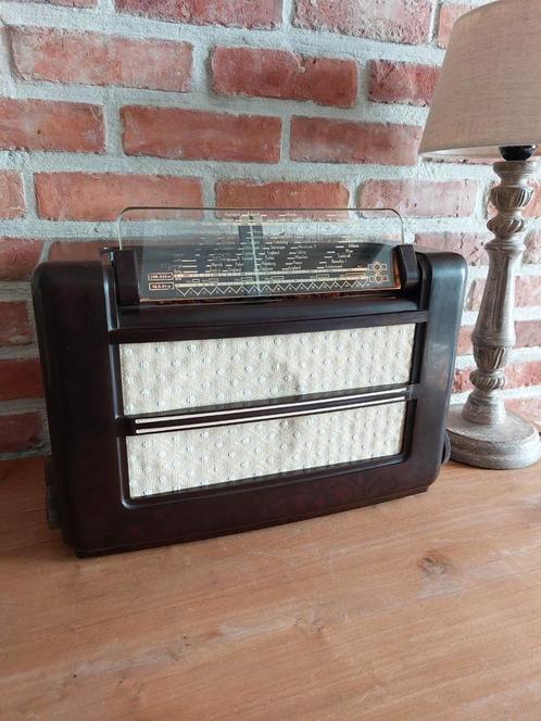 Oude Radio Philips 658U, gerestaureerd, Audio, Tv en Foto, Radio's, Refurbished, Radio, Ophalen of Verzenden