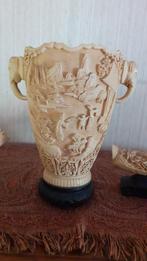 Vase résine imitation ivoire avec 2 défenses, Ophalen of Verzenden