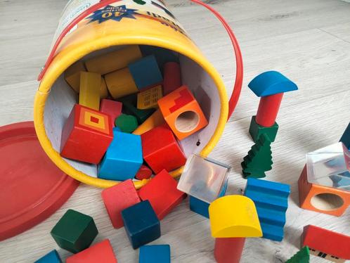 Houten spel "De kleurrijke stad". Meer dan 75 stuks., Kinderen en Baby's, Speelgoed | Houten speelgoed, Zo goed als nieuw, Ophalen of Verzenden