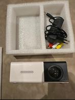 Projector mini, Auto diversen, Achteruitrijcamera's, Ophalen of Verzenden, Zo goed als nieuw