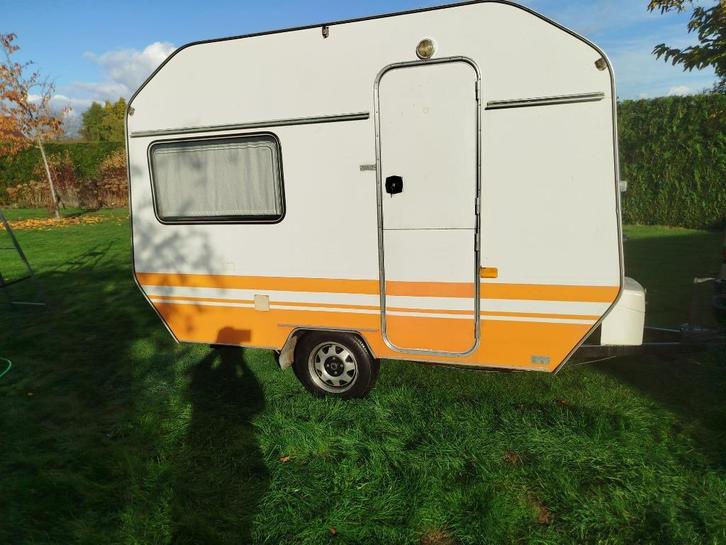 Caravan 650kg keuringvrij, Caravans en Kamperen, Caravans, Particulier, tot en met 3, tot 500 kg, Standaardzit, Wilk, 2 aparte bedden