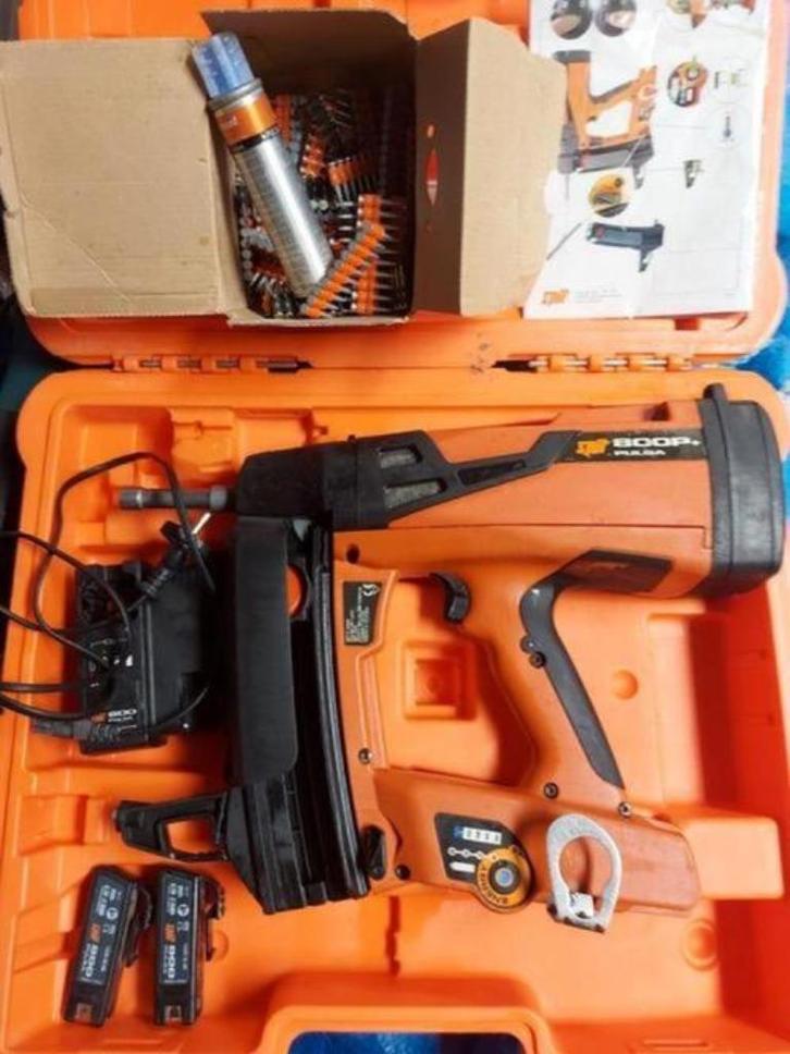 Spit pulsa 800+ beton staal schiethamer + 2accus nagels gaz, Doe-het-zelf en Bouw, Overige Doe-Het-Zelf en Bouw, Zo goed als nieuw