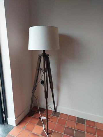 Staanlamp industrieel hout