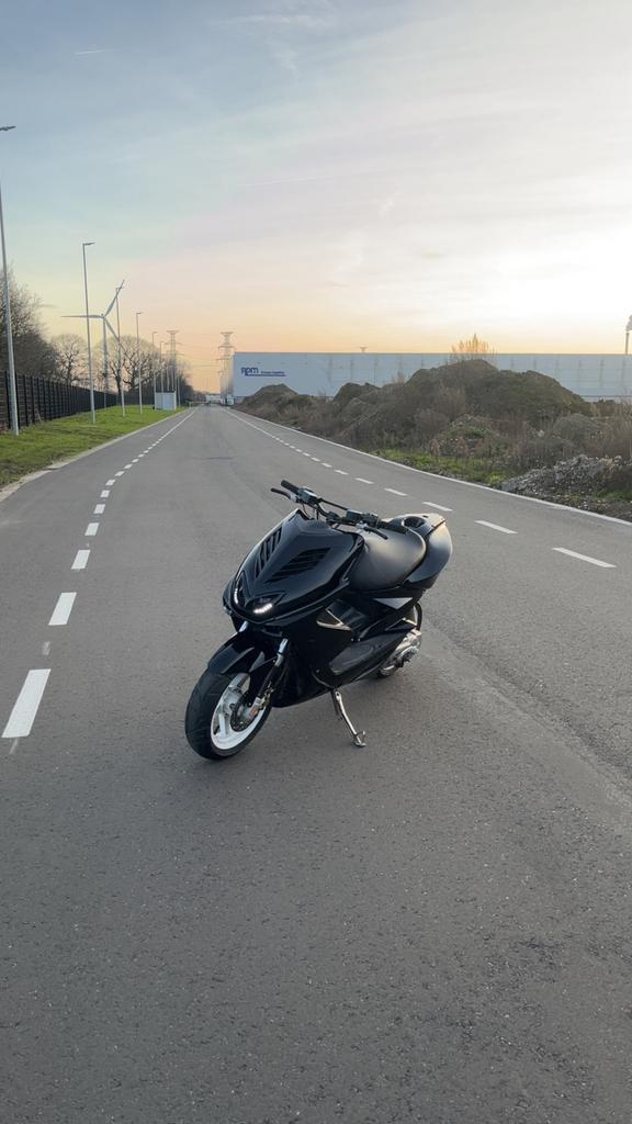 Yamaha Aerox B klasse, Vélos & Vélomoteurs, Scooters | Yamaha, Comme neuf, Aerox, Enlèvement ou Envoi