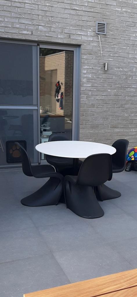 Design tafelset trespa diameter 110 met 4 stoelen., Huis en Inrichting, Tafels | Statafels, Gebruikt, Ophalen