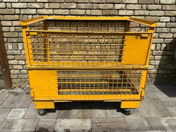 Gitterbox op transportwielen beschikbaar voor biedingen