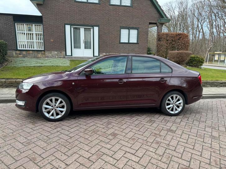 Skoda Octavia Rapid 1.2i essence Navi Airco attach remorq, Autos, Skoda, Entreprise, Achat, Octavia, ABS, Caméra de recul, Airbags