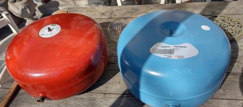 Twee expansievaten voor chauffage, zonneboiler prijs 2 stuks, Doe-het-zelf en Bouw, Chauffageketels en Boilers, Gebruikt, 6 t/m 10 jaar oud