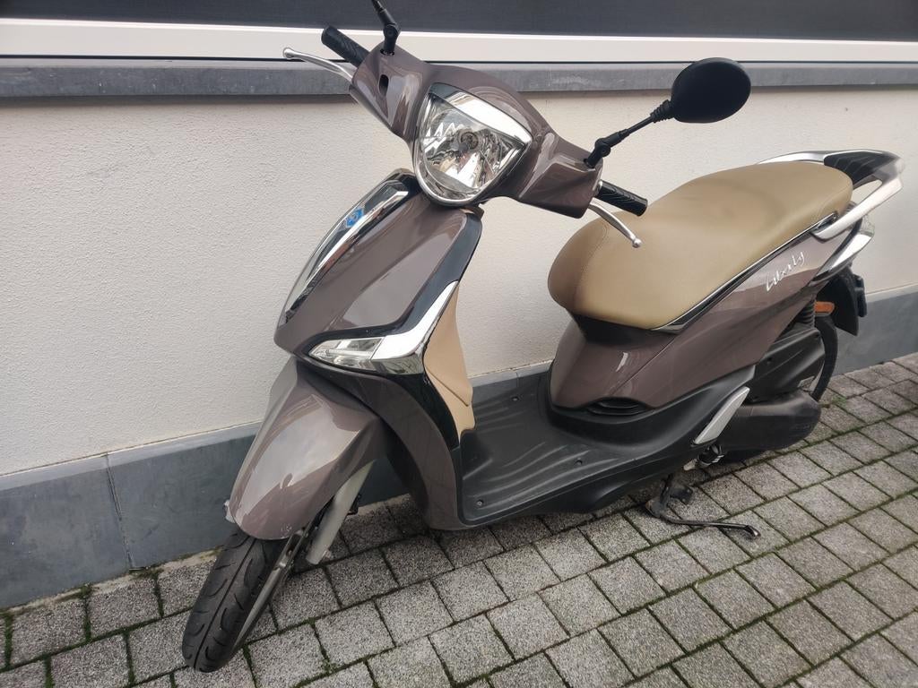 Piaggio Liberty 50 (2018) classic brown, Fietsen en Brommers, Snorfietsen en Snorscooters, Gebruikt, Piaggio, Benzine, Ophalen