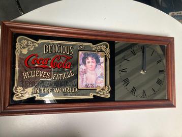 Coca cola spiegel met klok beschikbaar voor biedingen