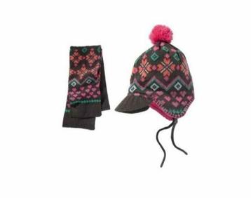 Set met muts en sjaal/
Nieuw item/
Eén maat voor iedereen
 beschikbaar voor biedingen