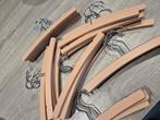 Cintres en bois vieux rose, Ophalen, Zo goed als nieuw