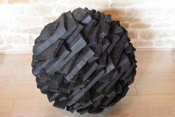 Sculpture Boule en Bois Brûlé et Ciré beschikbaar voor biedingen