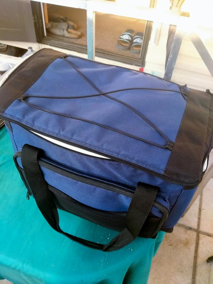 Koelbox/tas,, NIEUW,,dikwandig, Caravans en Kamperen, Koelboxen, Zo goed als nieuw, Koelbox, Ophalen of Verzenden