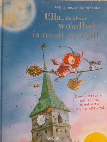 Ella, de kleine woudheks is nooit op tijd. beschikbaar voor biedingen