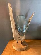 Vase en verre soufflé moulé sur une racine de teck, Maison & Meubles, Accessoires pour la Maison | Vases